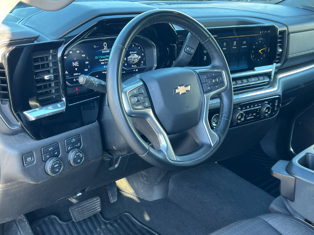 Used 2024 Chevrolet Silverado 1500 LT AWD/4WD image 18