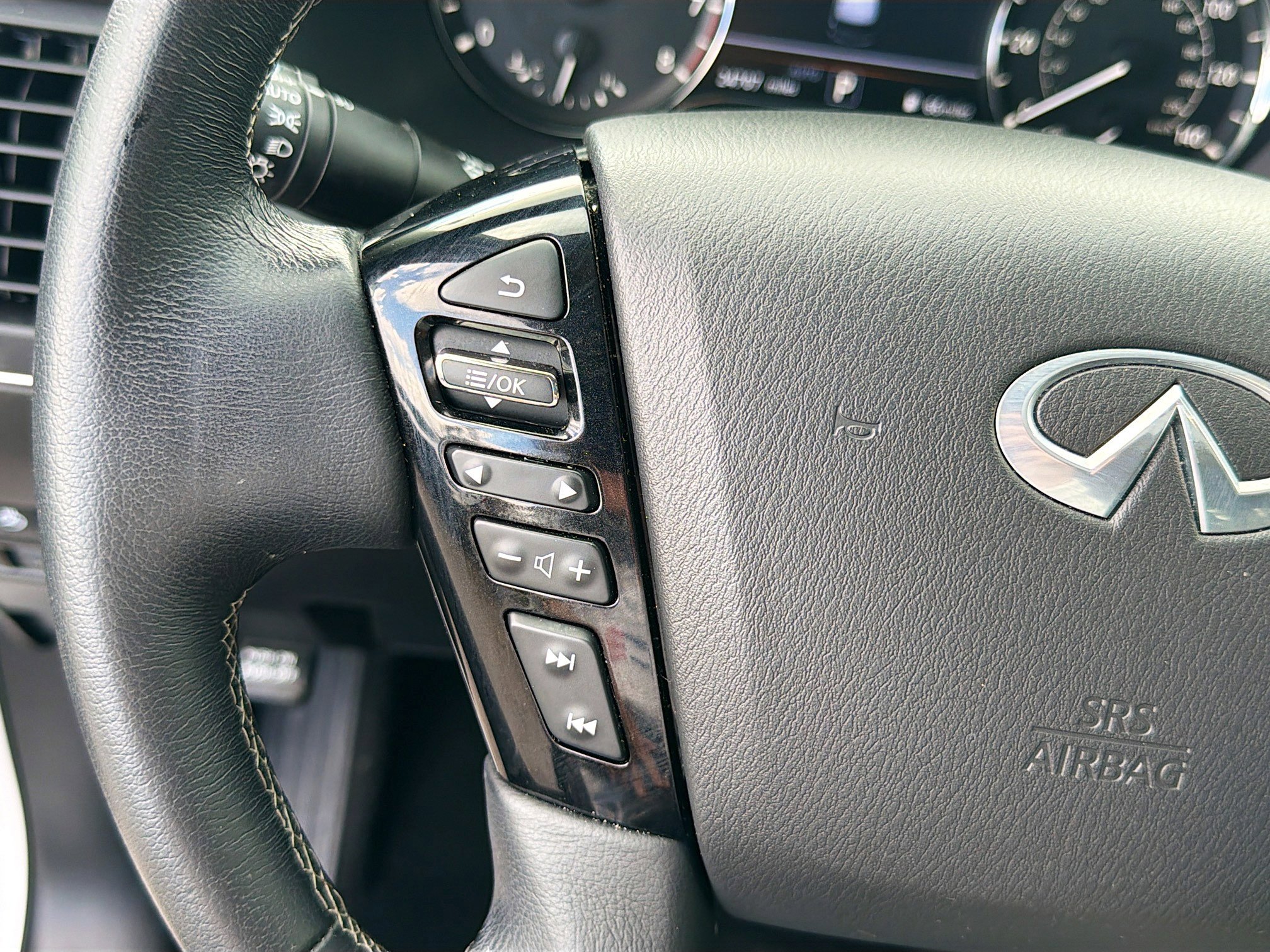 Used 2023 INFINITI QX80 Luxe w/ Cargo Package image 40