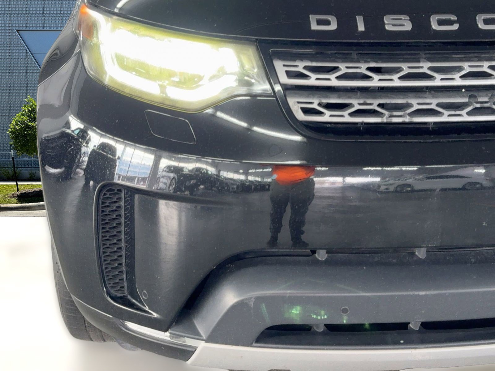 Used 2017 Land Rover Discovery HSE image 11