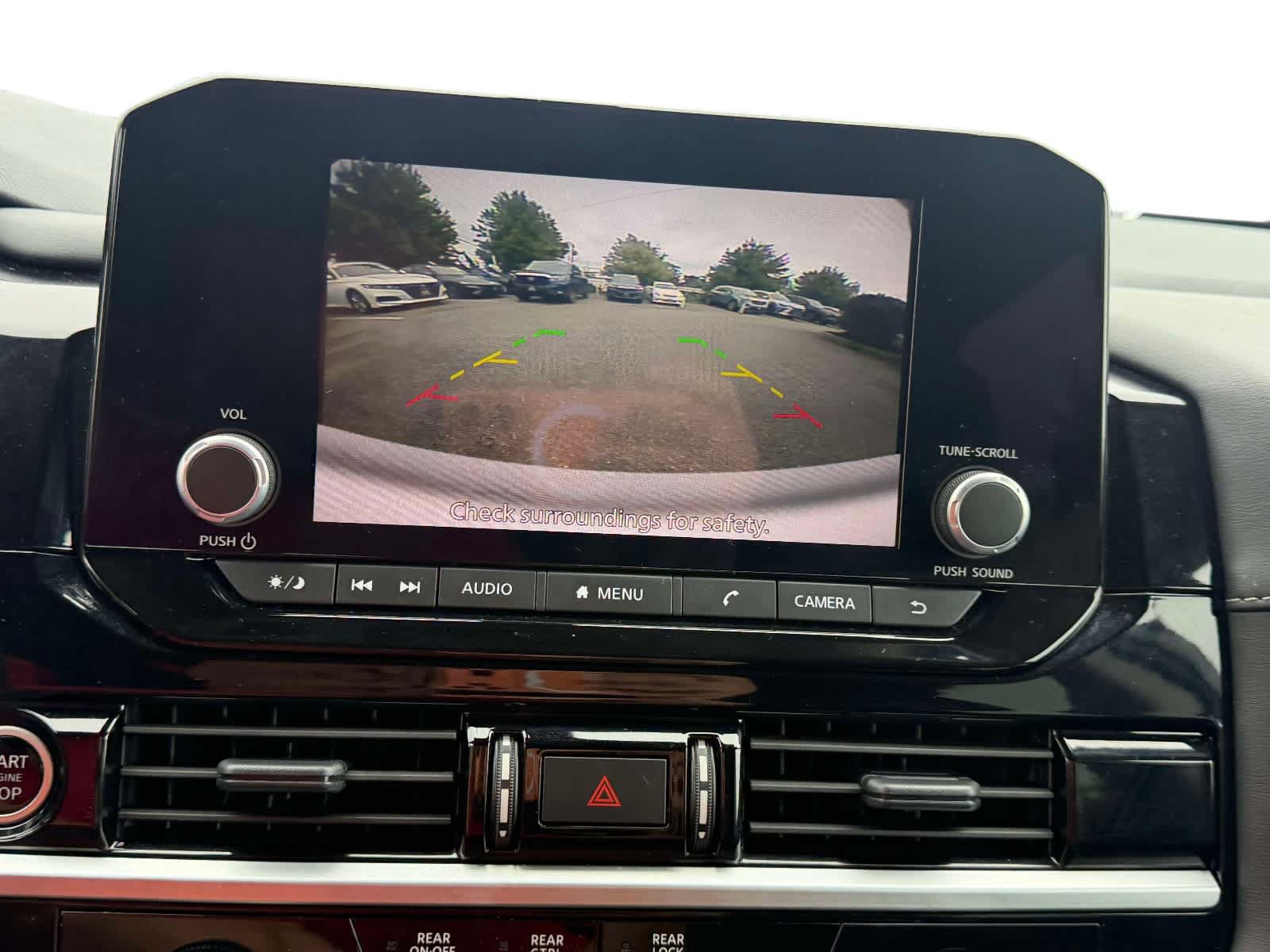Used 2024 Nissan Pathfinder SV AWD/4WD image 25