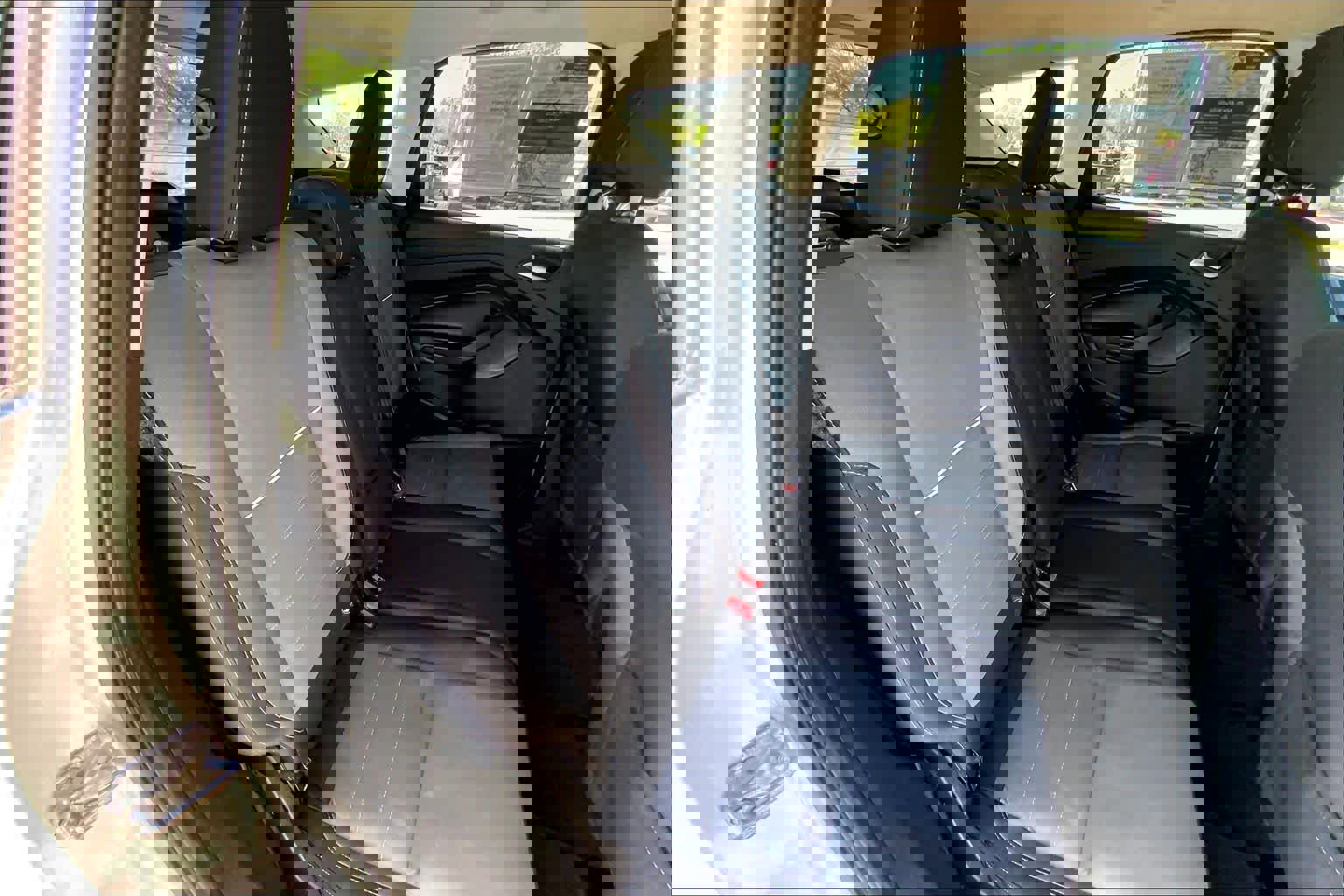 Used 2015 Ford Escape SE image 19