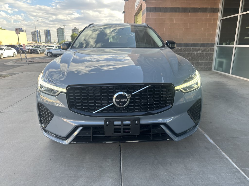 Used 2023 Volvo XC60 B5 Plus w/ Climate Package AWD/4WD image 9