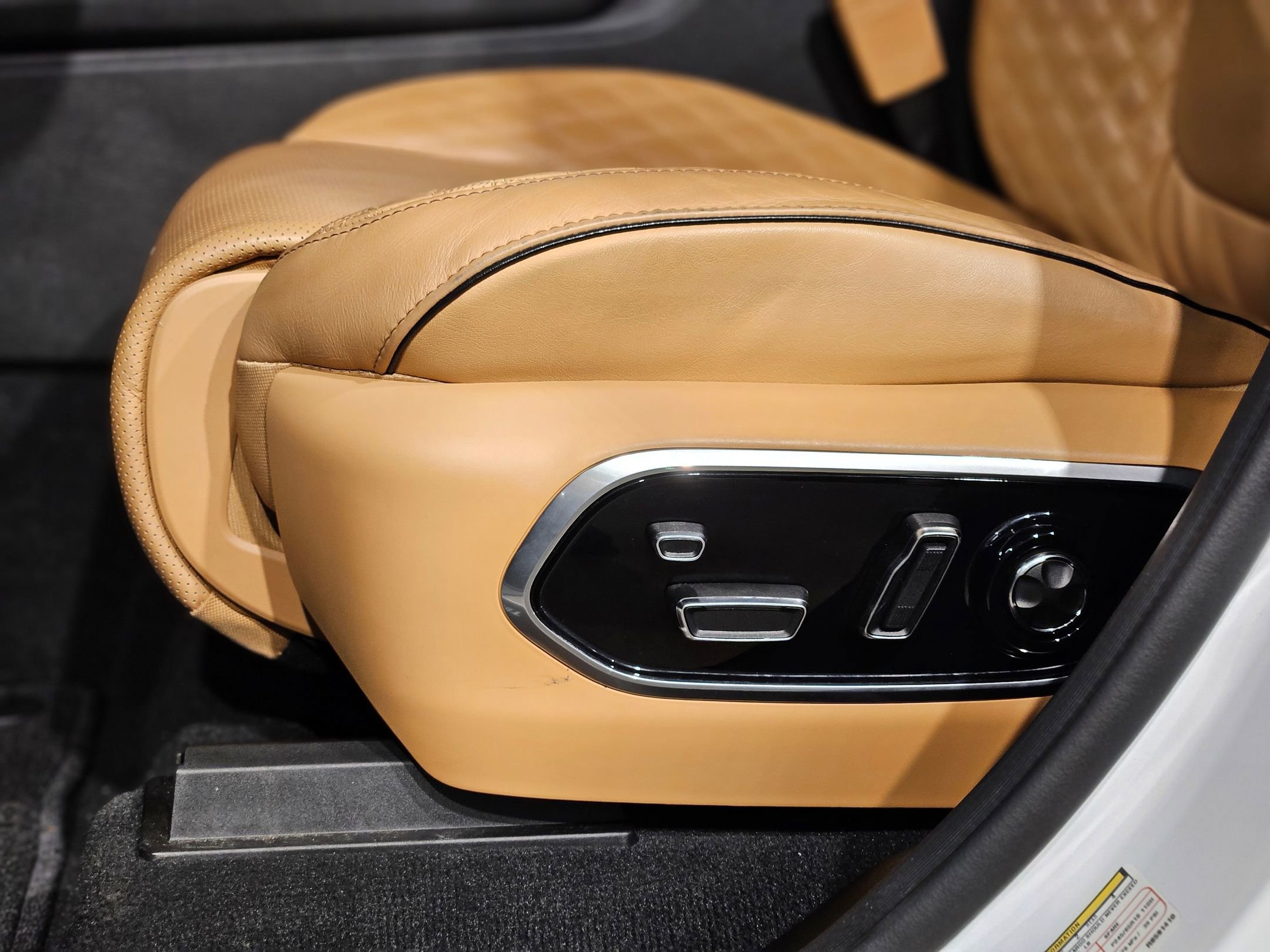 Used 2024 Jeep Grand Cherokee L Summit image 24