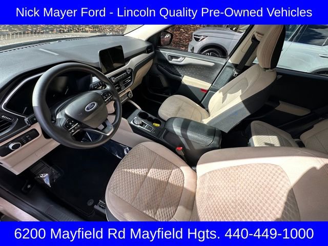 Used 2020 Ford Escape SE image 12