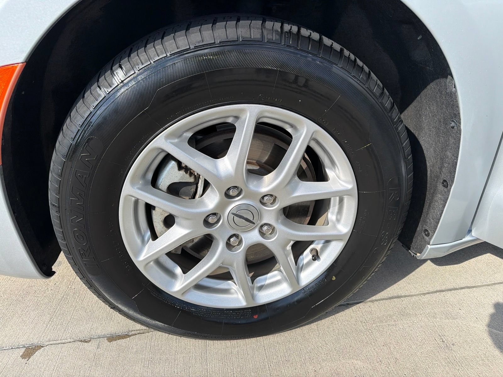 Used 2024 Chrysler Pacifica Touring-L FWD image 12