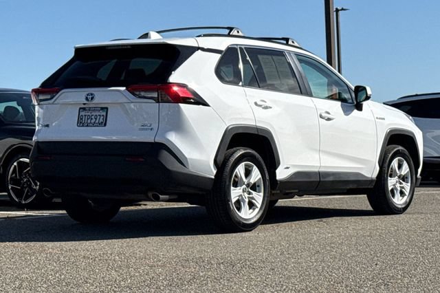 Used 2021 Toyota RAV4 XLE w/ Convenience Package AWD/4WD image 5
