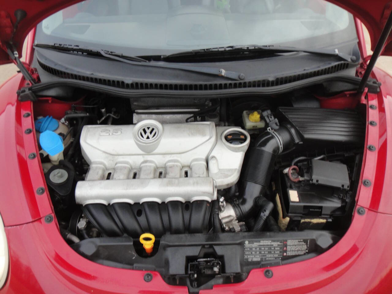Used 2010 Volkswagen Beetle Final Edition FWD image 18