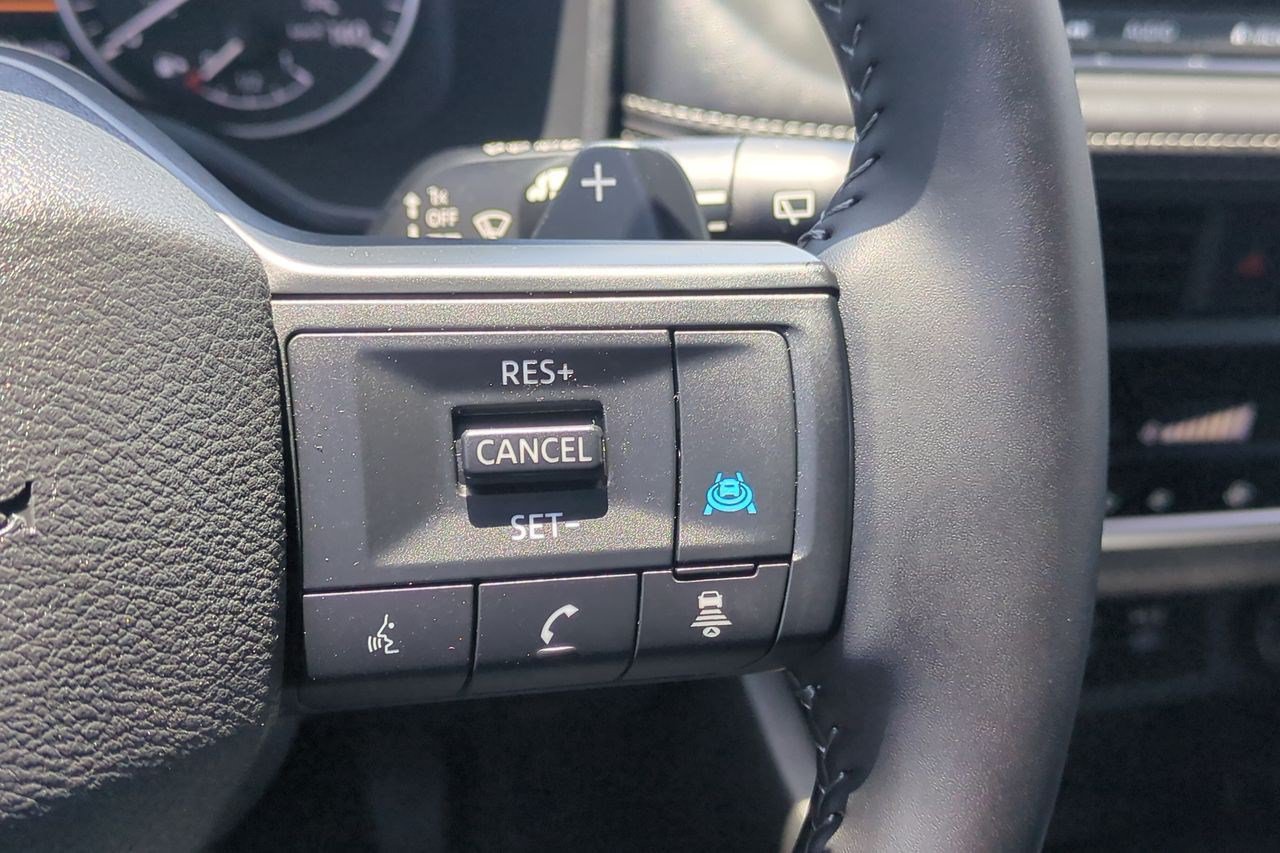 Certified 2025 Nissan Rogue SV w/ SV Premium Package FWD image 13