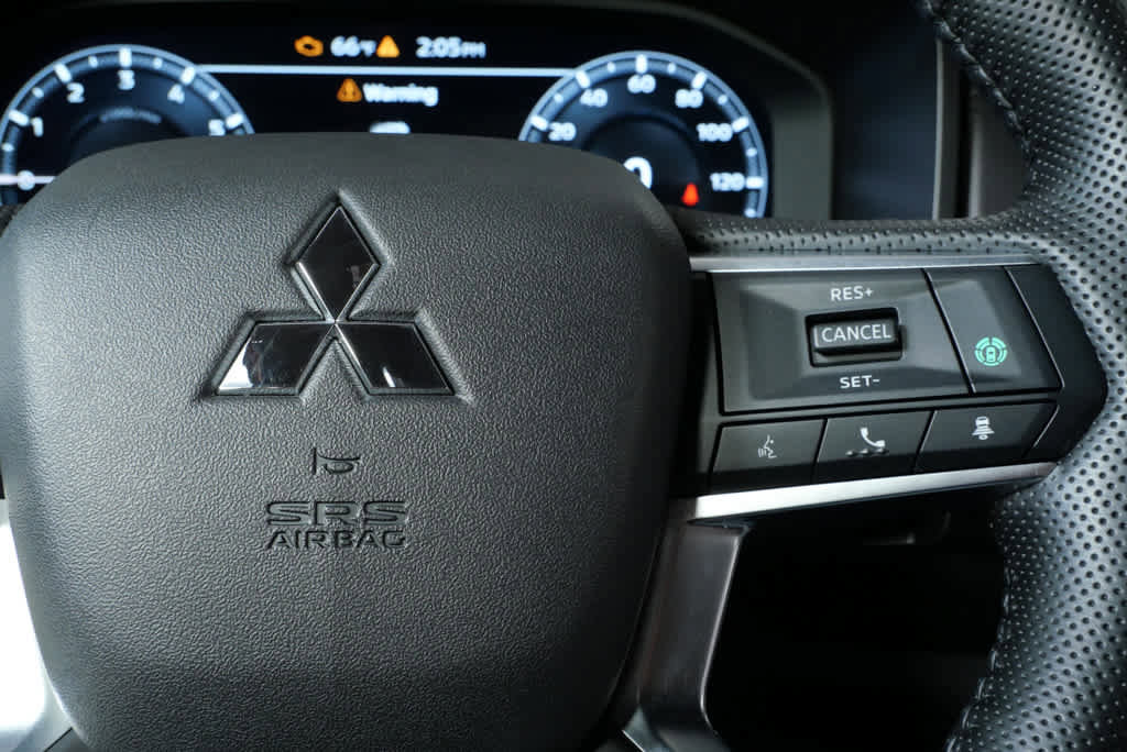Used 2024 Mitsubishi Outlander SEL Black Edition image 11