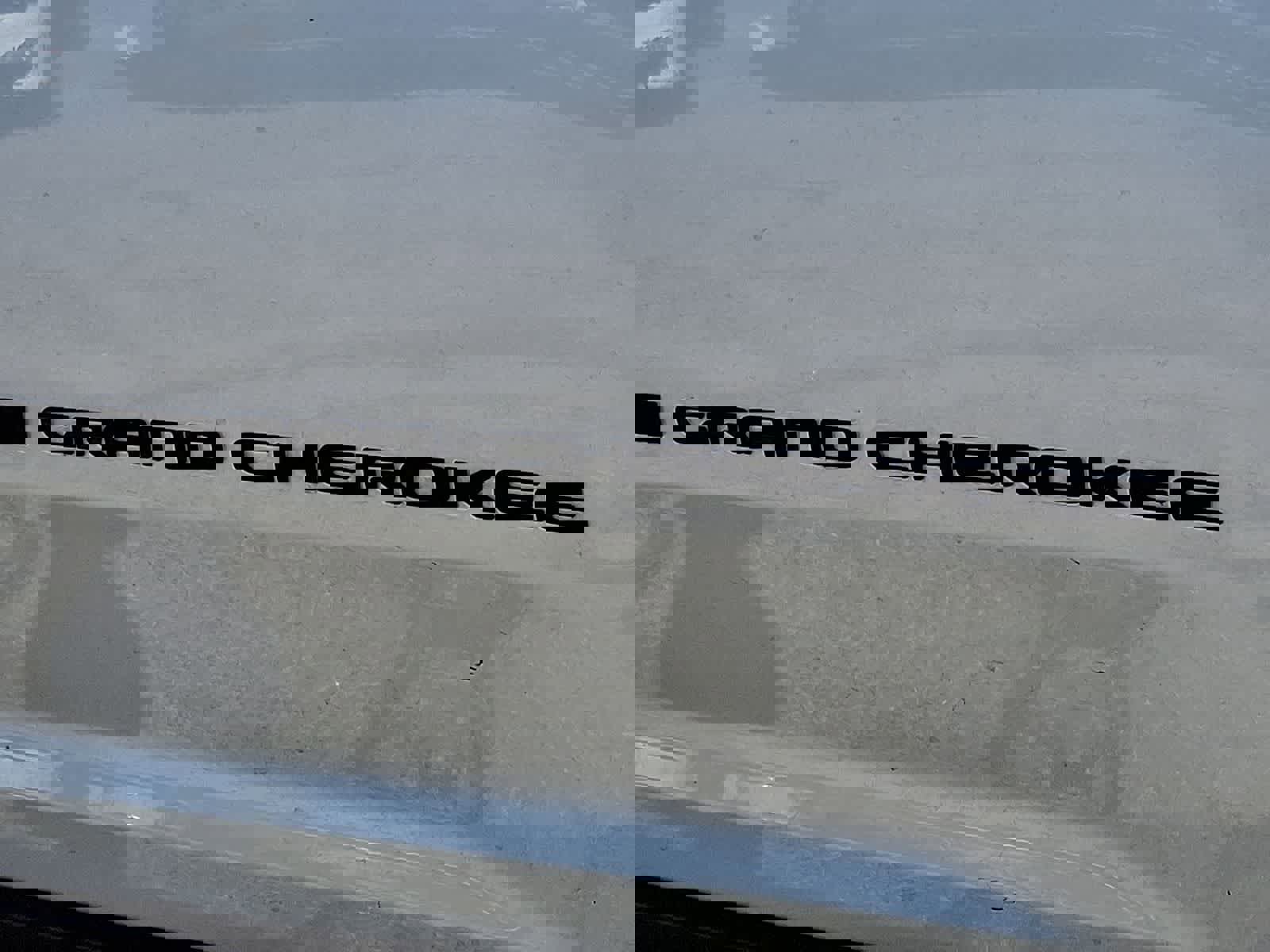 Used 2025 Jeep Grand Cherokee Altitude image 36