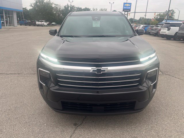 New 2027 Chevrolet Traverse LT w/ Sun and Wheel Package FWD image 8