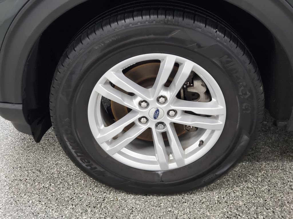 Used 2023 Ford Explorer XLT AWD/4WD image 8