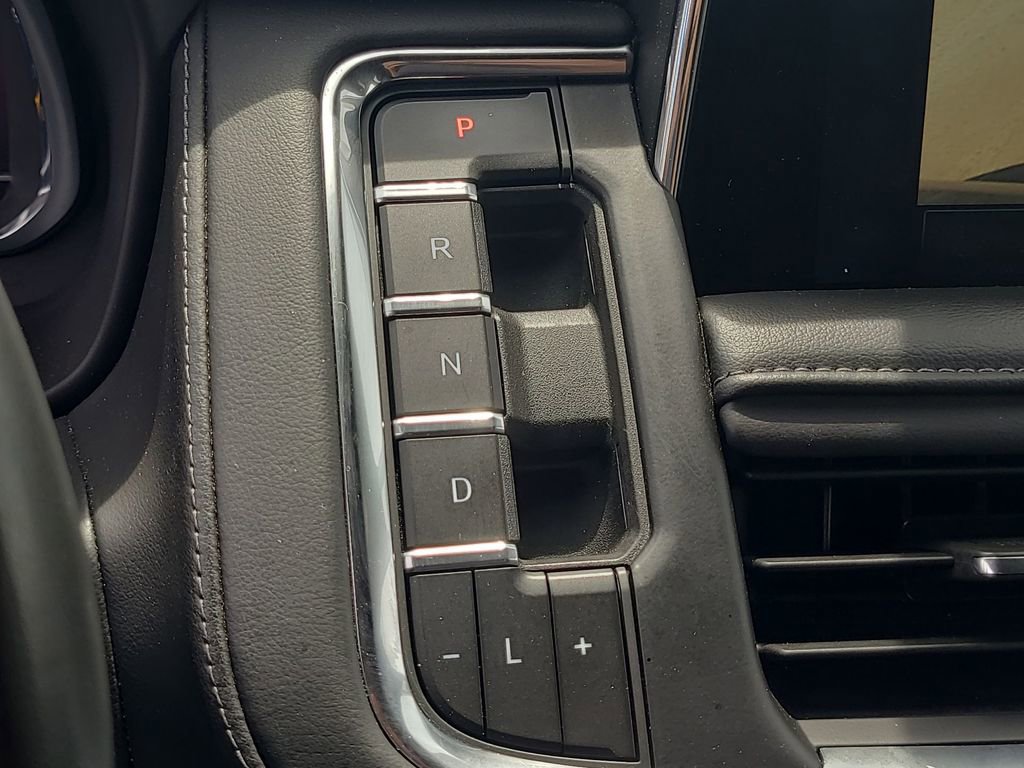 Used 2024 Chevrolet Tahoe LT RWD image 16