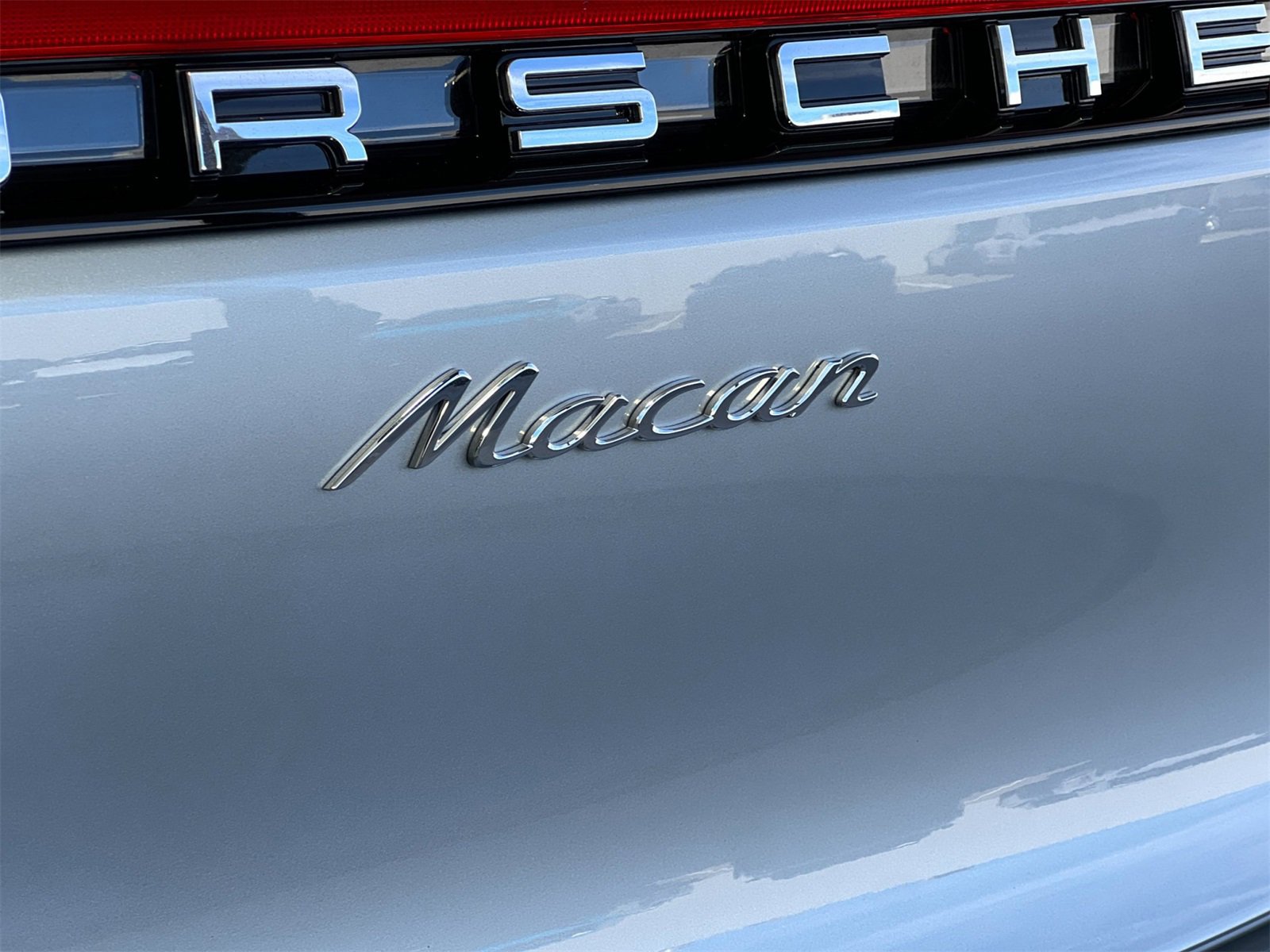 Used 2025 Porsche Macan image 34