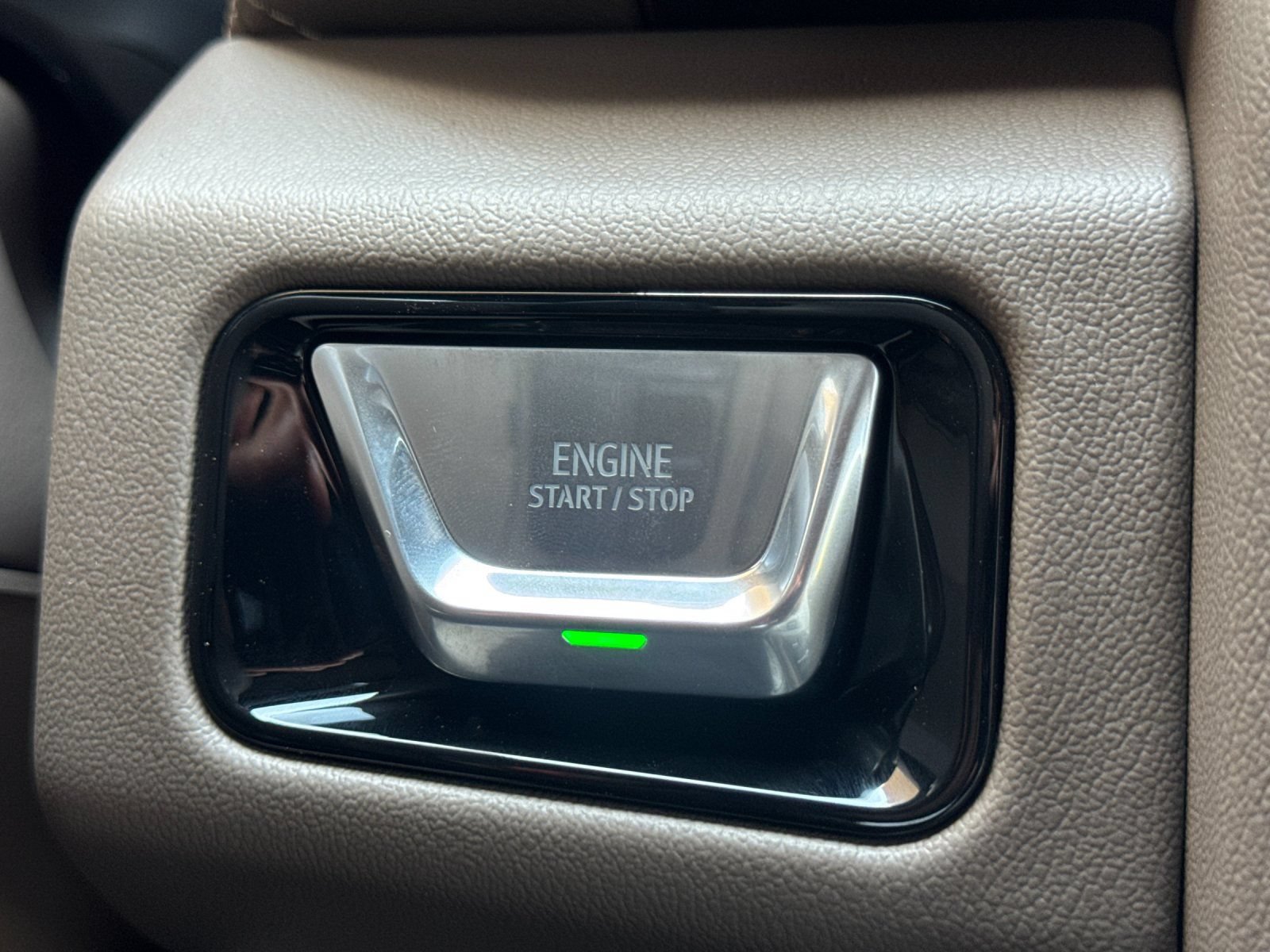 New 2026 GMC Yukon Denali w/ Denali Reserve Package AWD/4WD image 25