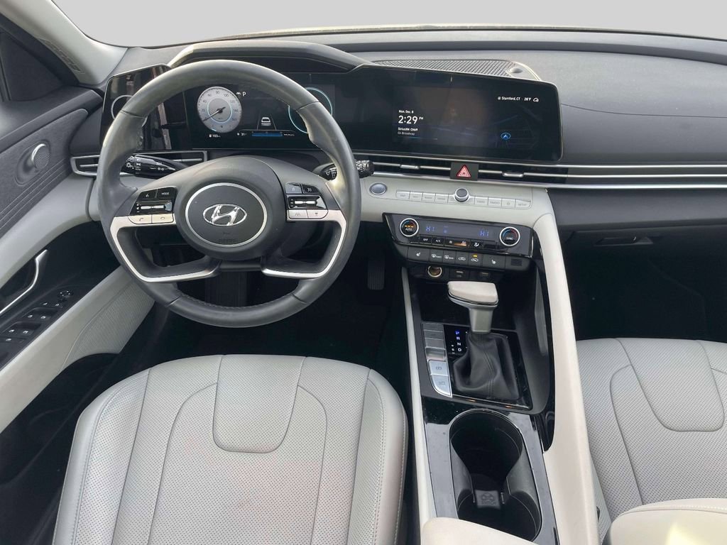 Used 2023 Hyundai Elantra Limited FWD image 13