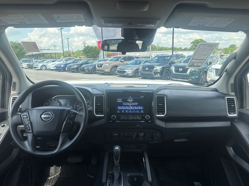 Used 2023 Nissan Frontier SV image 22