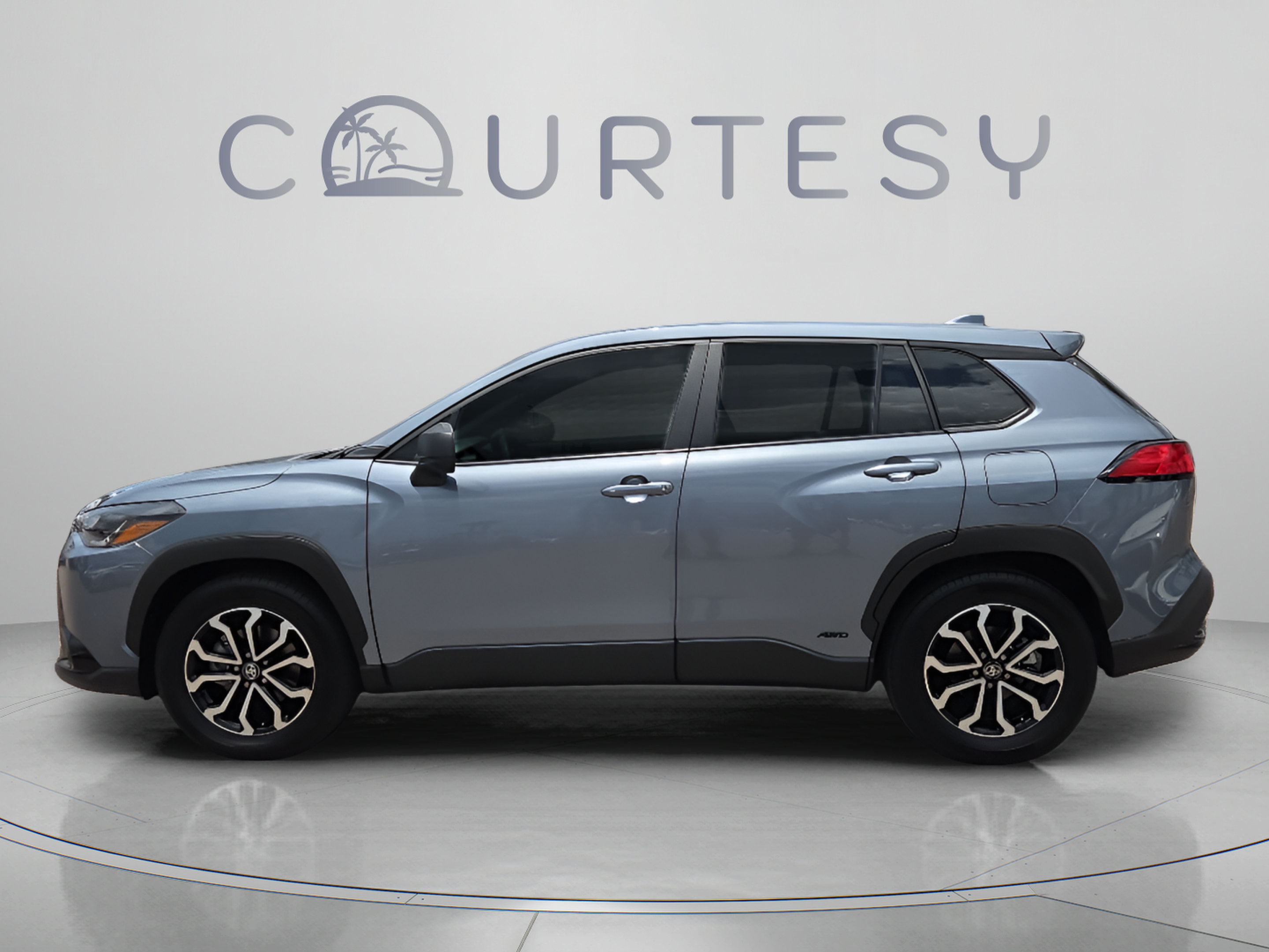 Used 2024 Toyota Corolla Cross AWD Hybrid image 2
