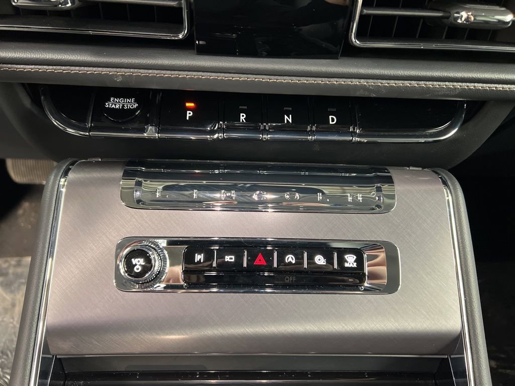 Used 2026 Lincoln Aviator AWD image 14