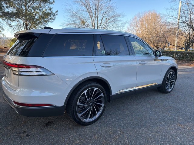 Used 2025 Lincoln Aviator Reserve w/ Equipment Group 201A image 6