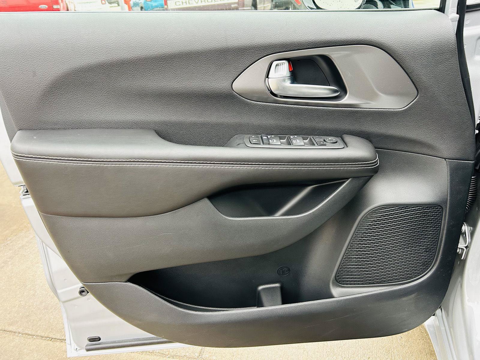 New 2026 Chrysler Voyager LX FWD image 11