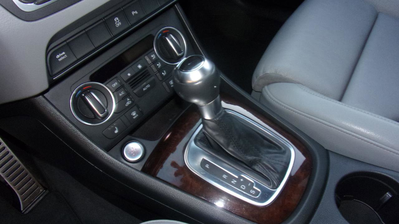 Used 2018 Audi Q3 2.0T Premium Plus w/ Premium Plus Package AWD/4WD image 6