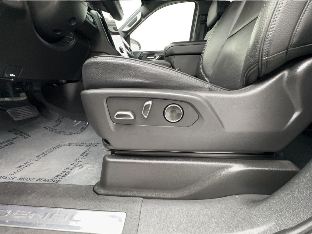 Used 2025 GMC Yukon Denali AWD/4WD image 24