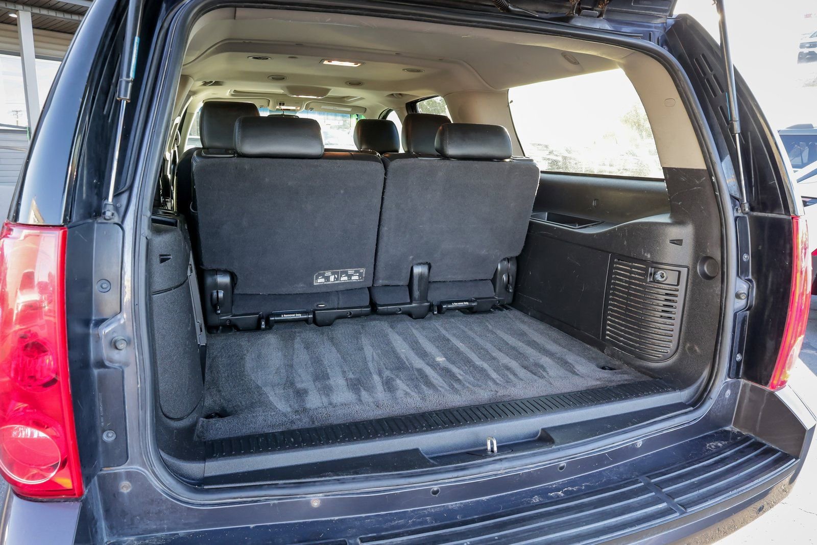 Used 2011 GMC Yukon XL SLT AWD/4WD image 10