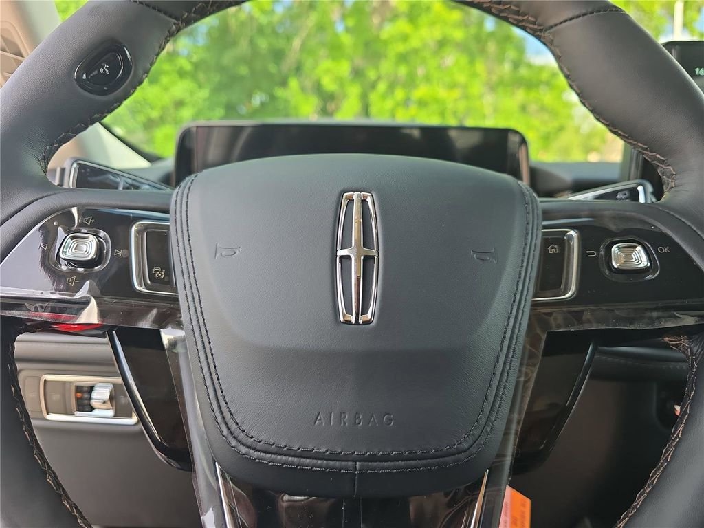 New 2026 Lincoln Aviator AWD image 21
