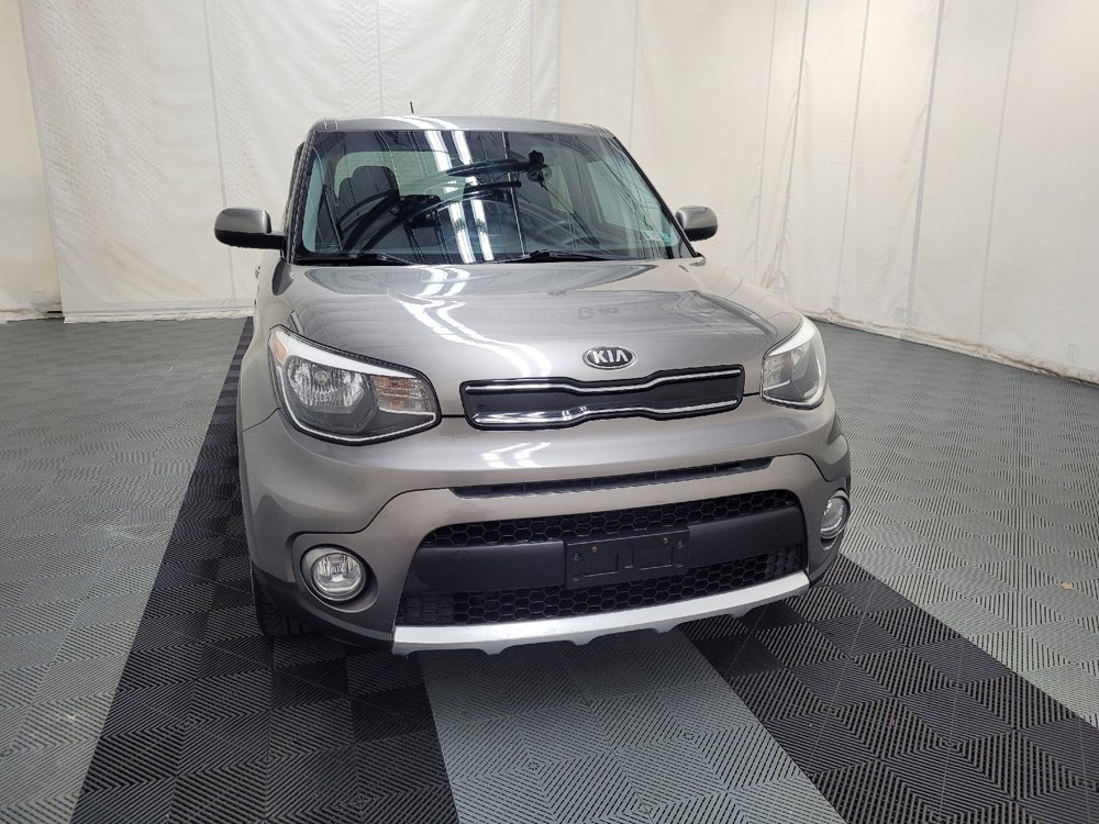 Used 2018 Kia Soul + FWD image 14