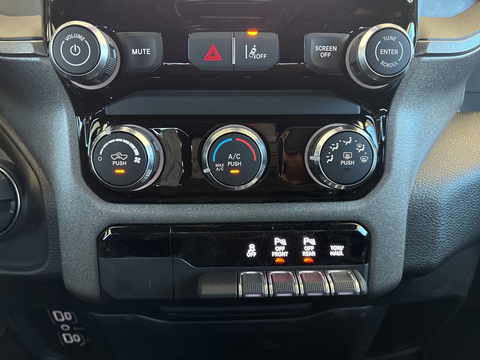 Used 2026 RAM 1500 Express RWD image 21