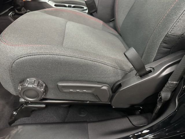 Used 2025 Jeep Wrangler Unlimited Rubicon w/ Convenience Group image 9