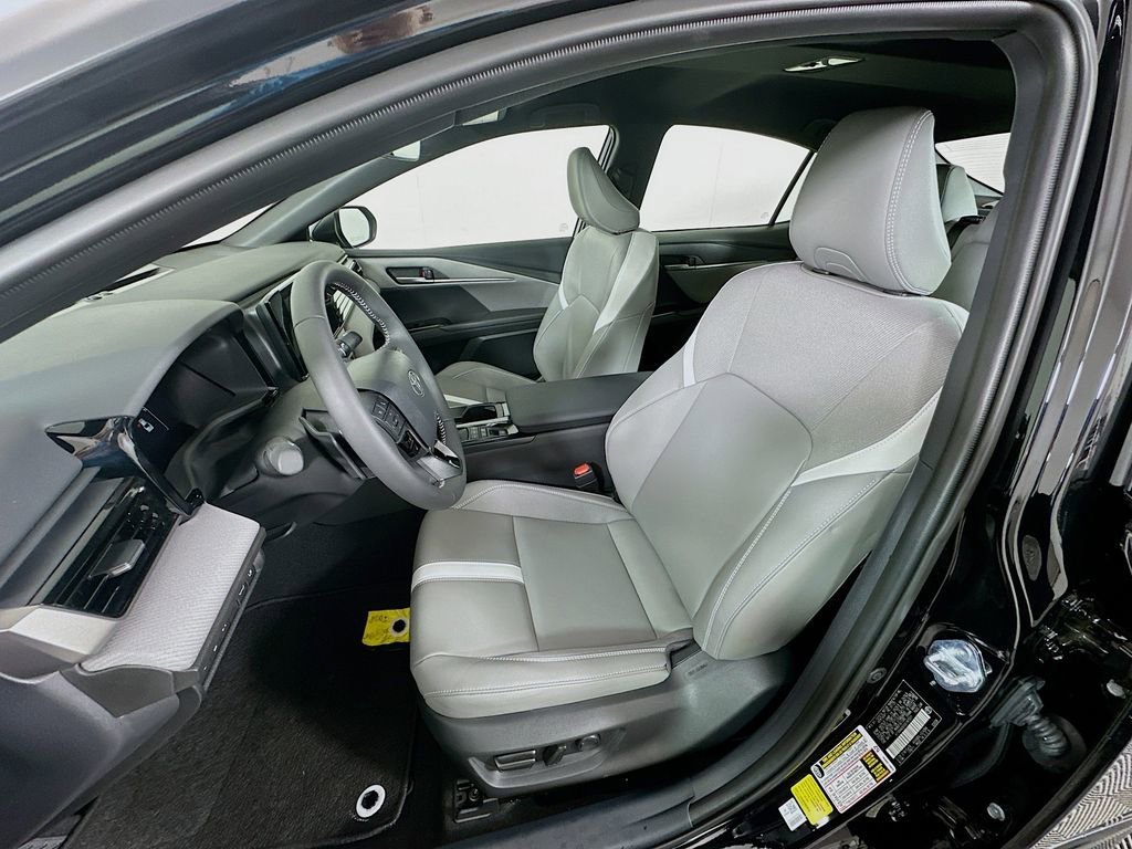 Certified 2025 Toyota Camry SE image 21