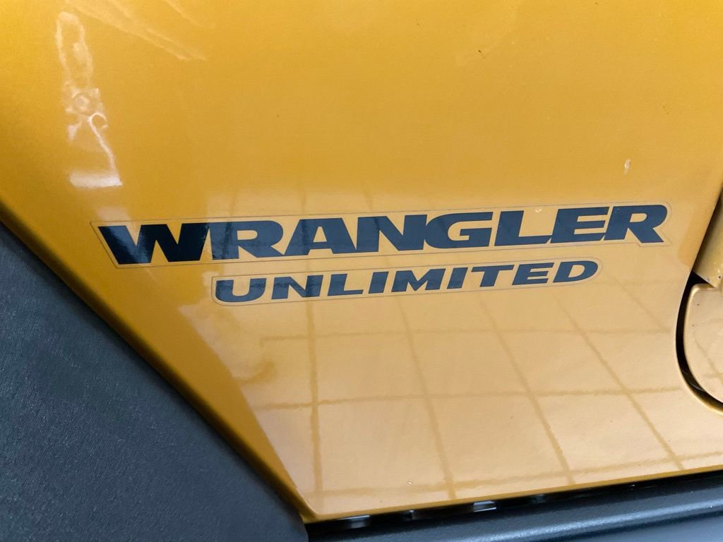 Used 2014 Jeep Wrangler Unlimited Rubicon image 21