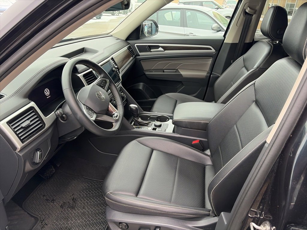 Certified 2022 Volkswagen Atlas SE image 11