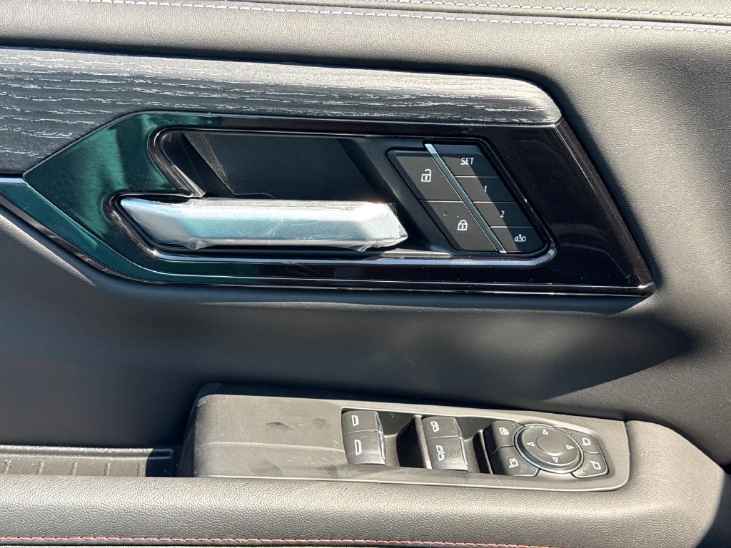 New 2026 GMC Yukon AT4 Ultimate AWD/4WD image 15