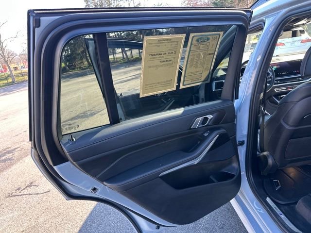 Used 2024 BMW X7 xDrive40i w/ M Sport Package image 29