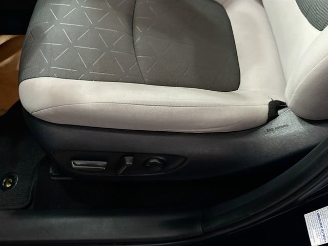 Used 2021 Toyota RAV4 XLE AWD/4WD image 19