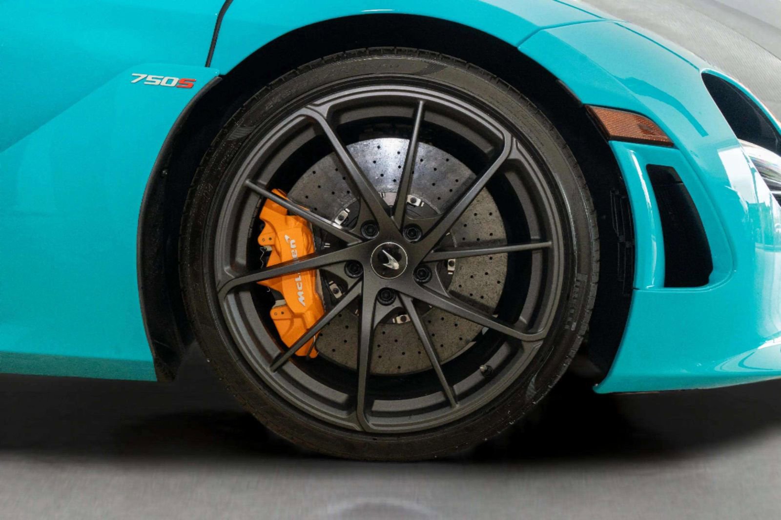 Used 2024 McLaren 750S RWD image 35