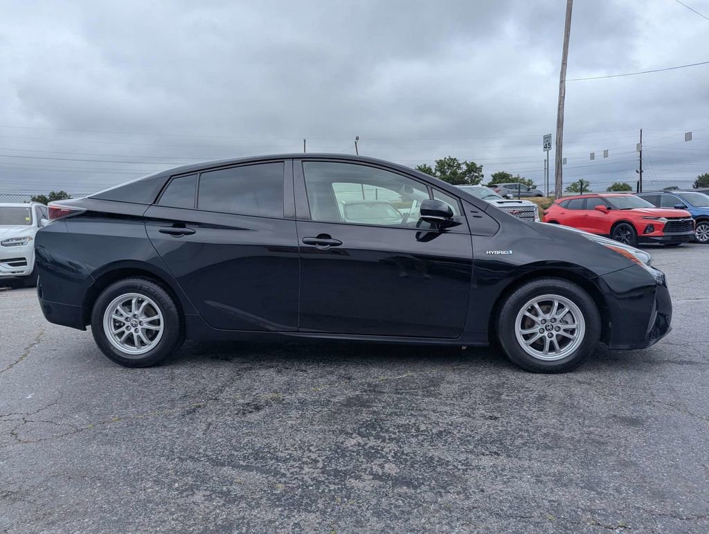 Used 2017 Toyota Prius Three w/ Advanced Technology Package FWD image 4