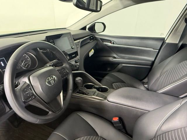 Used 2024 Toyota Camry SE w/ Convenience Package FWD image 5