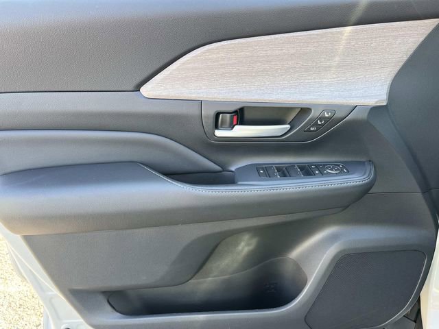 Used 2024 Toyota Grand Highlander Limited image 31