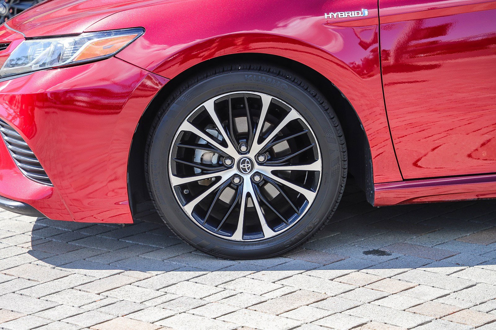 Used 2018 Toyota Camry SE FWD image 13