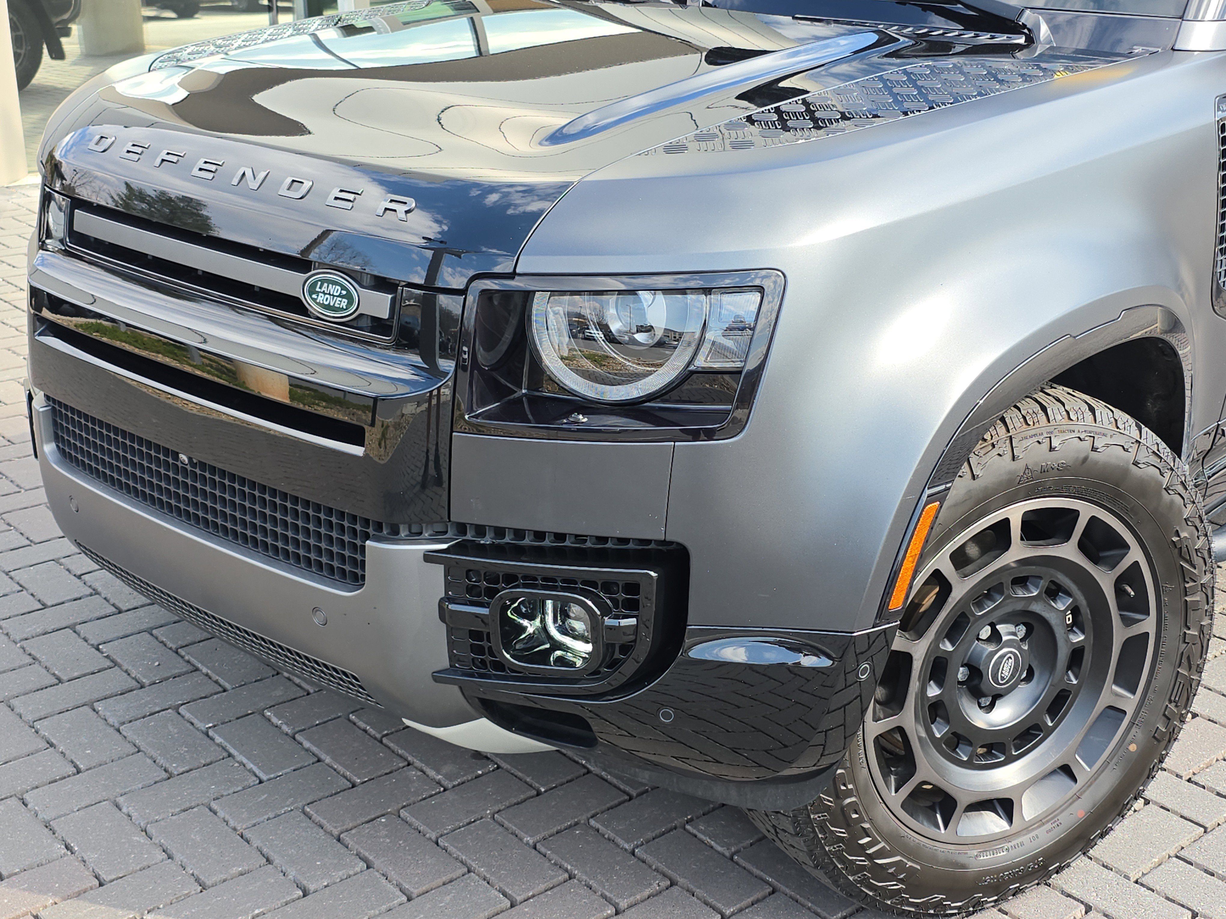 Used 2024 Land Rover Defender 110 Carpathian Edition image 10