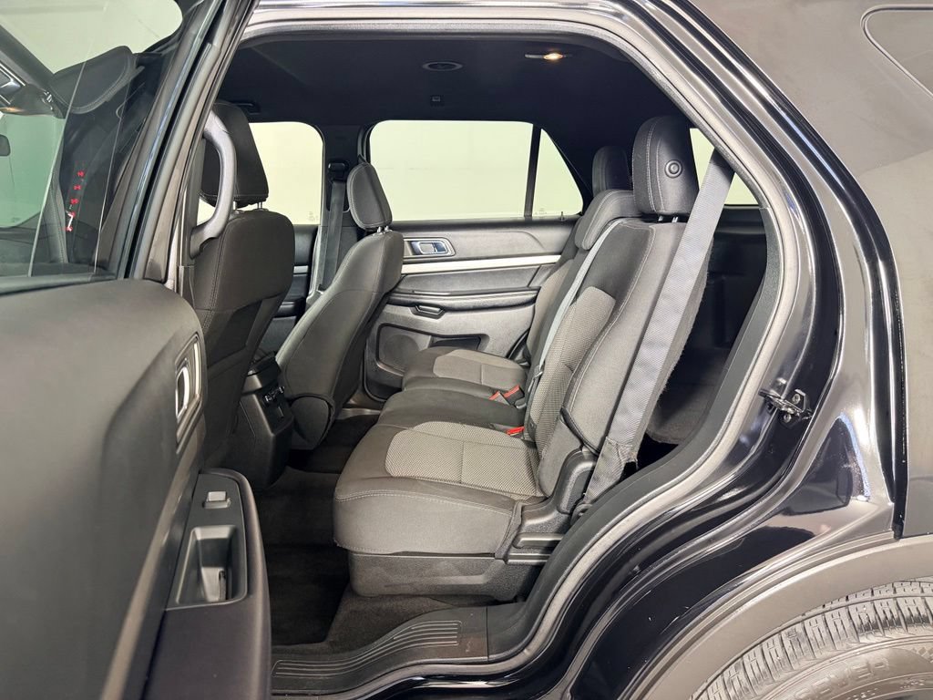Used 2018 Ford Explorer XLT FWD image 28