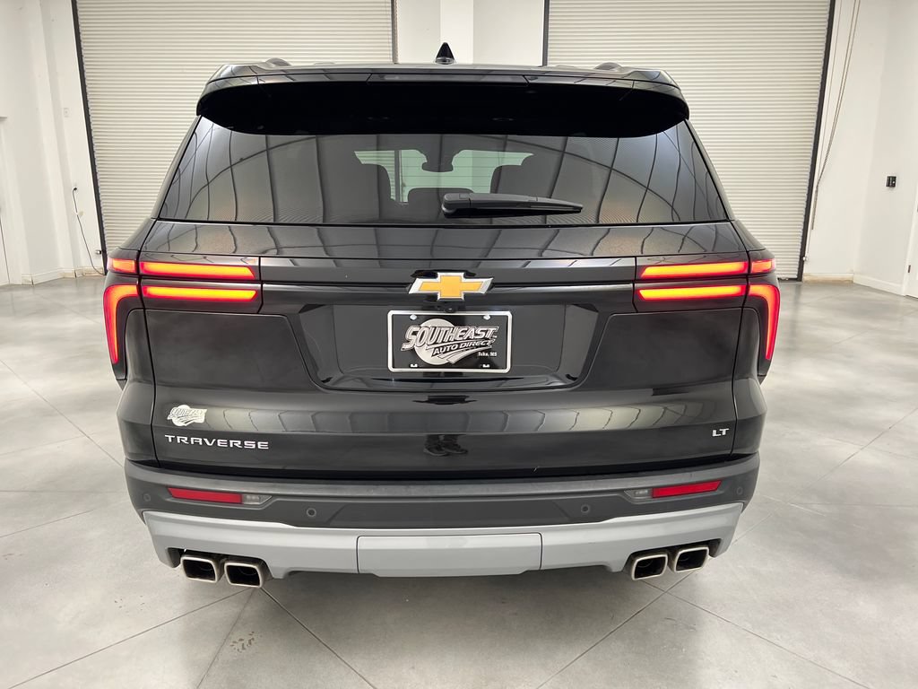 Used 2024 Chevrolet Traverse LT FWD image 8