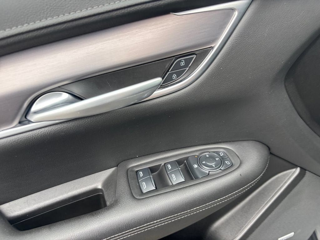 Certified 2024 Cadillac XT5 Luxury FWD image 11