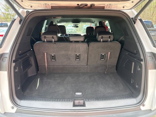 Used 2025 Chevrolet Traverse LT image 11