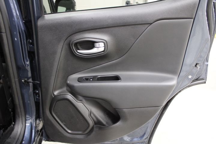 Used 2023 Jeep Renegade Latitude image 21