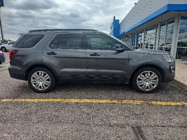 Used 2016 Ford Explorer Sport w/ Equipment Group 401A AWD/4WD image 2